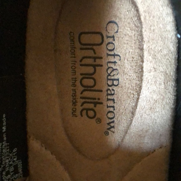 Shoes - Picture 4 of 4